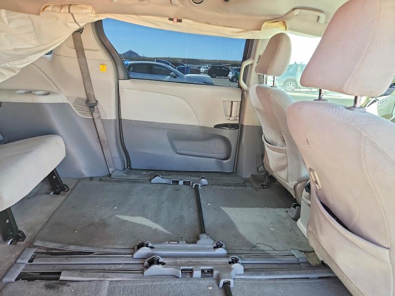 Photo 10 from auction – 2012 TOYOTA SIENNA with VIN 5TDKA3DC1CS015121