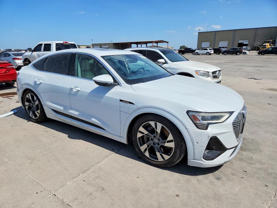 Фото 4 с аукциона – 2021 AUDI E-TRON с VIN WA12AAGE0MB000548