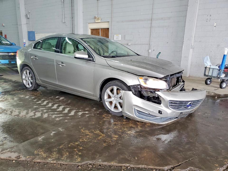 Photo 4 from auction – 2016 VOLVO S60 with VIN YV126MFK1G2411858