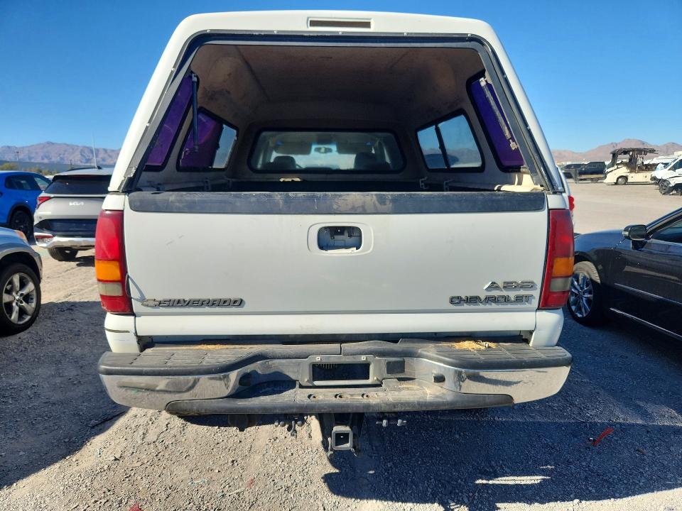 Photo 6 from auction – 2005 CHEVROLET SILVERADO with VIN 1GCHK23UX5F971972