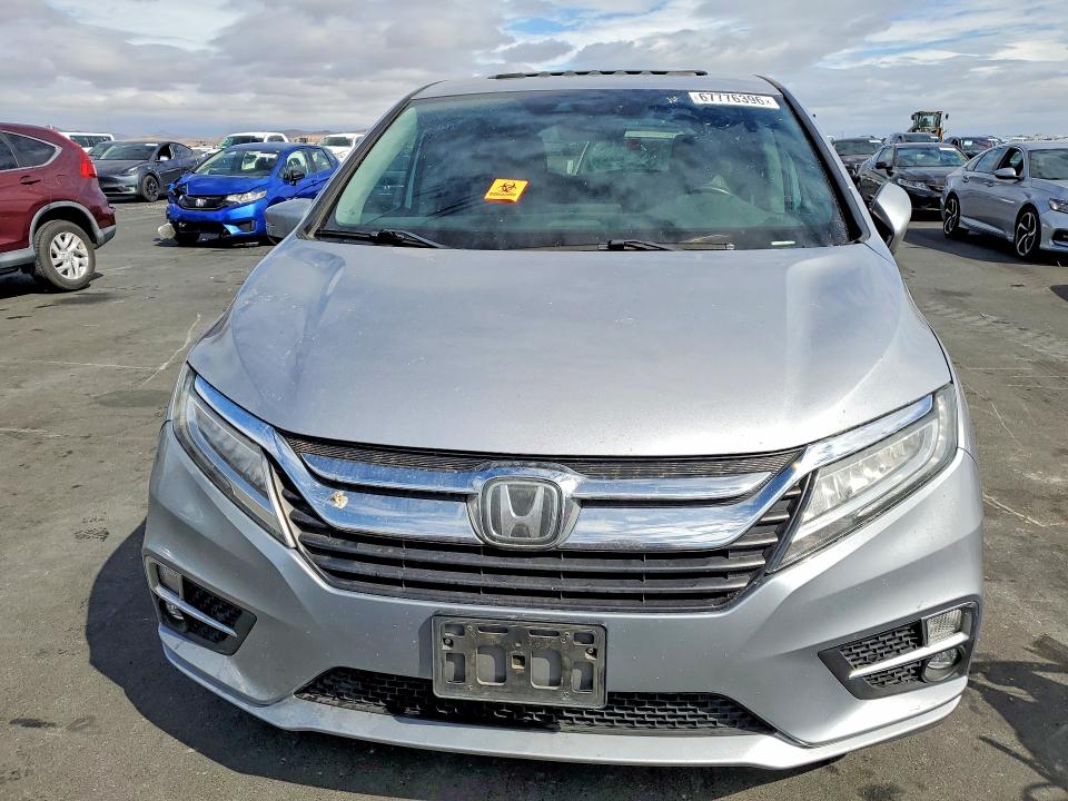 Photo 5 from auction – 2018 HONDA ODYSSEY with VIN 5FNRL6H84JB065013