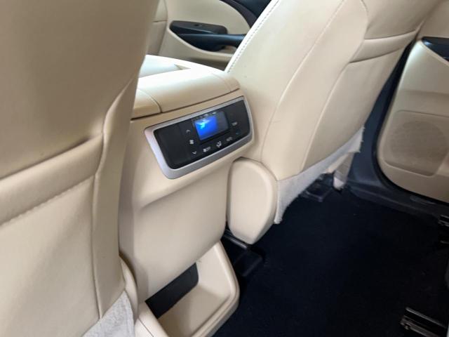 Photo 12 from auction – 2019 TOYOTA HIGHLANDER with VIN 5TDZZRFH9KS309982