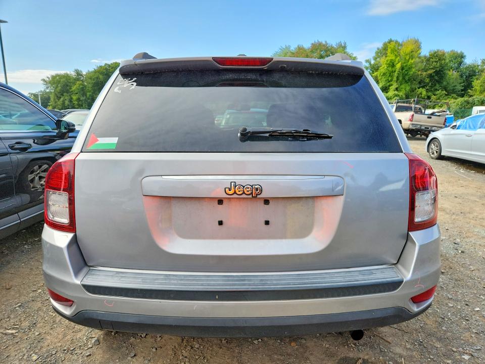 Снимка 6 от търг – 2017 JEEP COMPASS с VIN 1C4NJCBA1HD146387