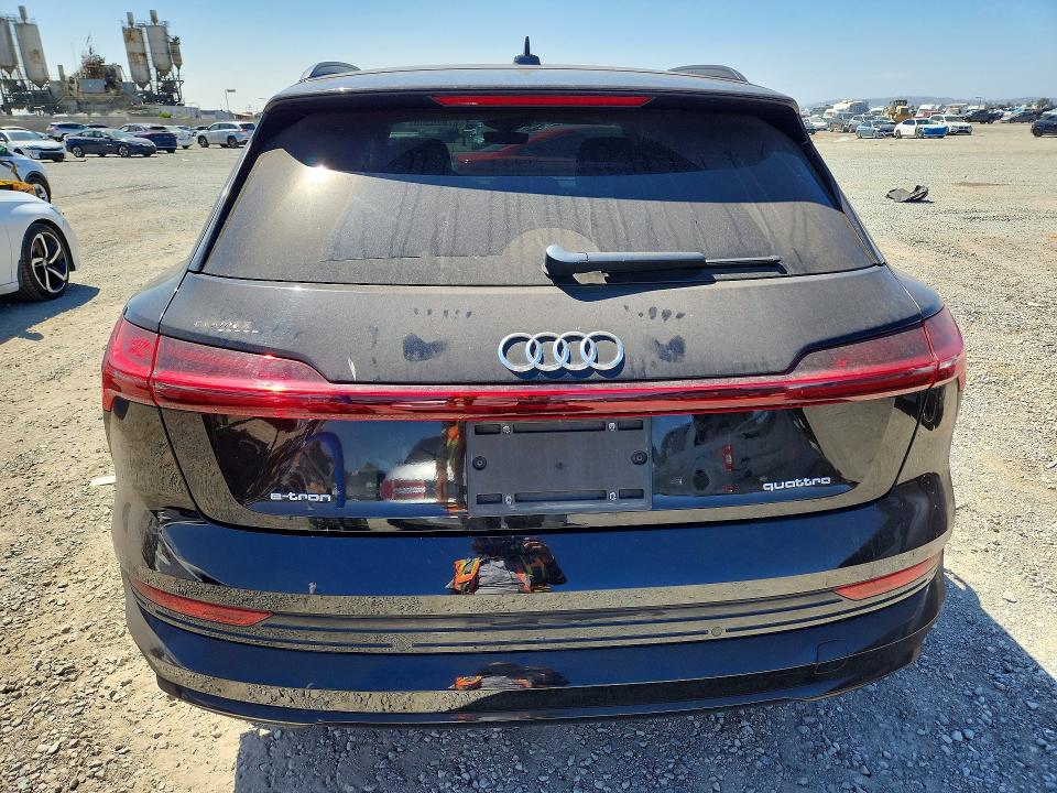 Фото 6 с аукциона – 2021 AUDI E-TRON с VIN WA1AAAGE8MB022373