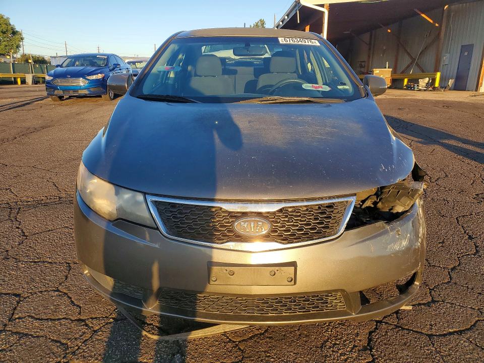 Zdjęcie 5 z aukcji – 2013 KIA FORTE z VIN KNAFU4A25D5729610