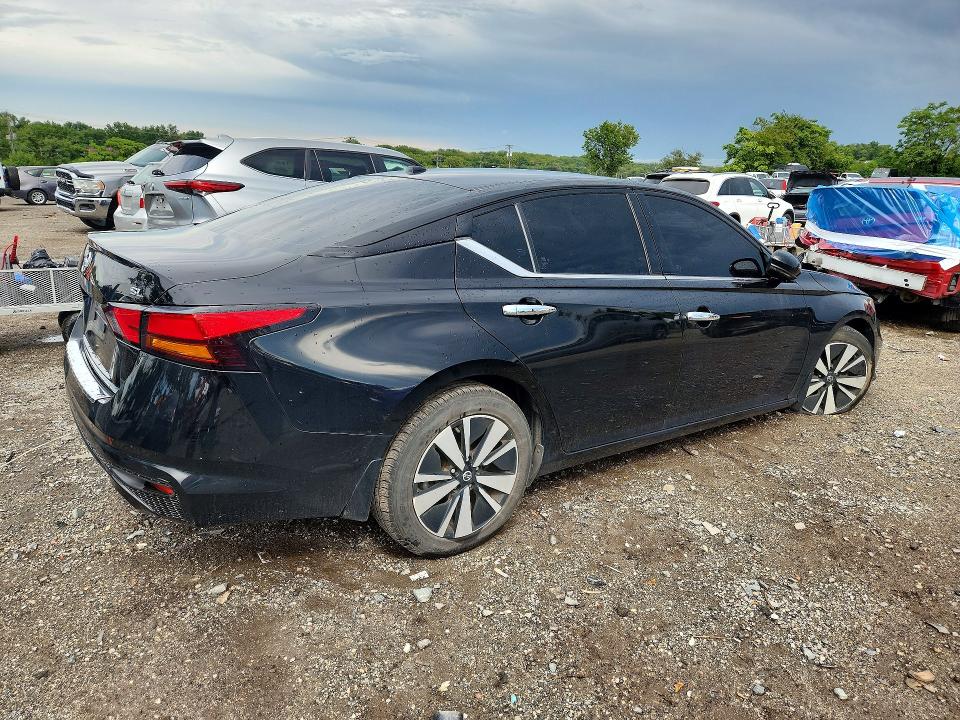 Снимка 3 от търг – 2022 NISSAN ALTIMA с VIN 1N4BL4EV1NN415162