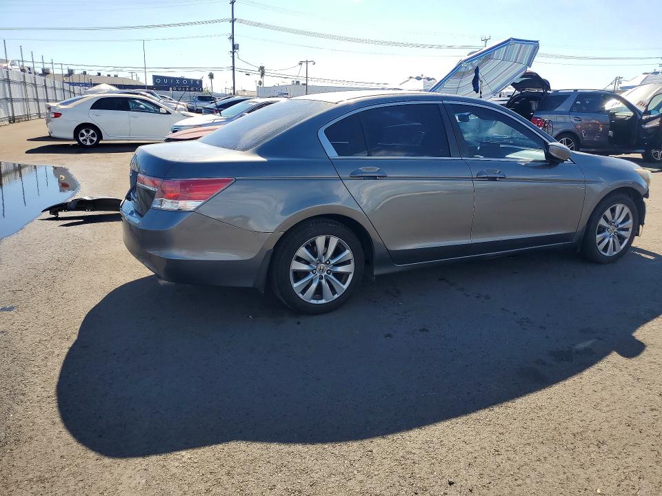 Photo 3 from auction – 2012 HONDA ACCORD with VIN 1HGCP2F74CA013701
