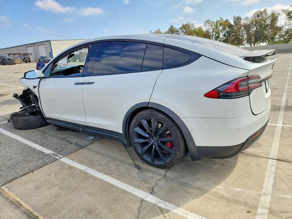 Zdjęcie 2 z aukcji – 2018 TESLA MODEL X z VIN 5YJXCBE26JF120593