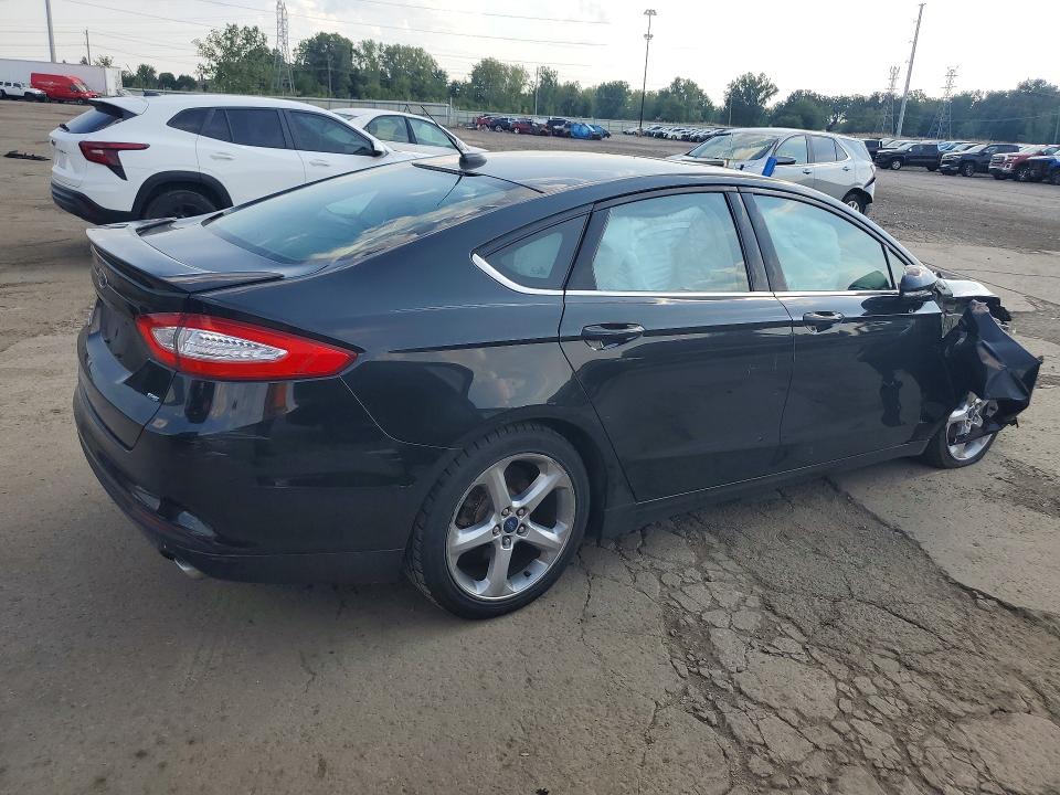 Photo 3 from auction – 2015 FORD FUSION with VIN 3FA6P0H71FR237439