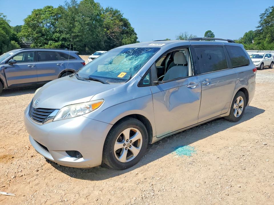 TOYOTA SIENNA 2013 with VIN 5TDKK3DC8DS376778 - Photo from auction