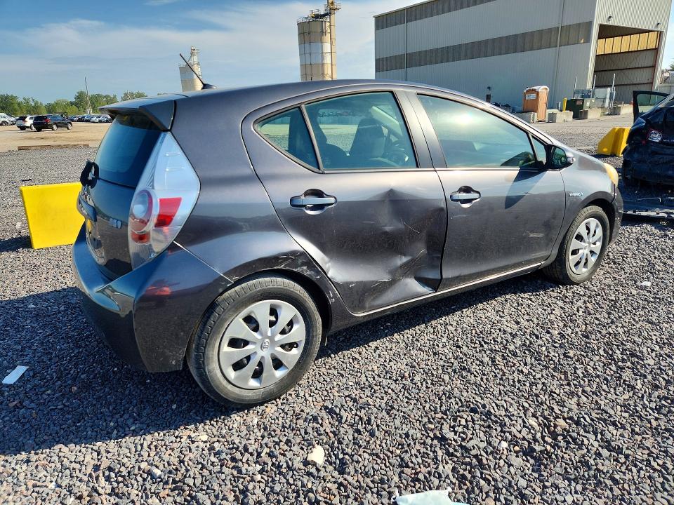 Photo 3 from auction – 2013 TOYOTA PRIUS C with VIN JTDKDTB36D1552155