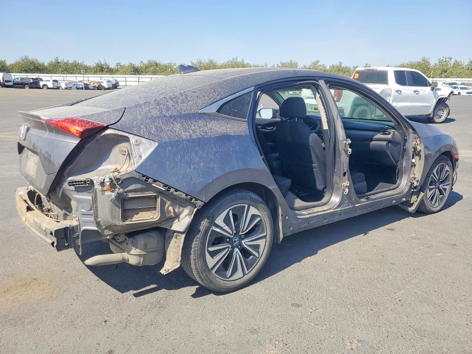 Photo 3 from auction – 2017 HONDA CIVIC with VIN 2HGFC1F36HH631854