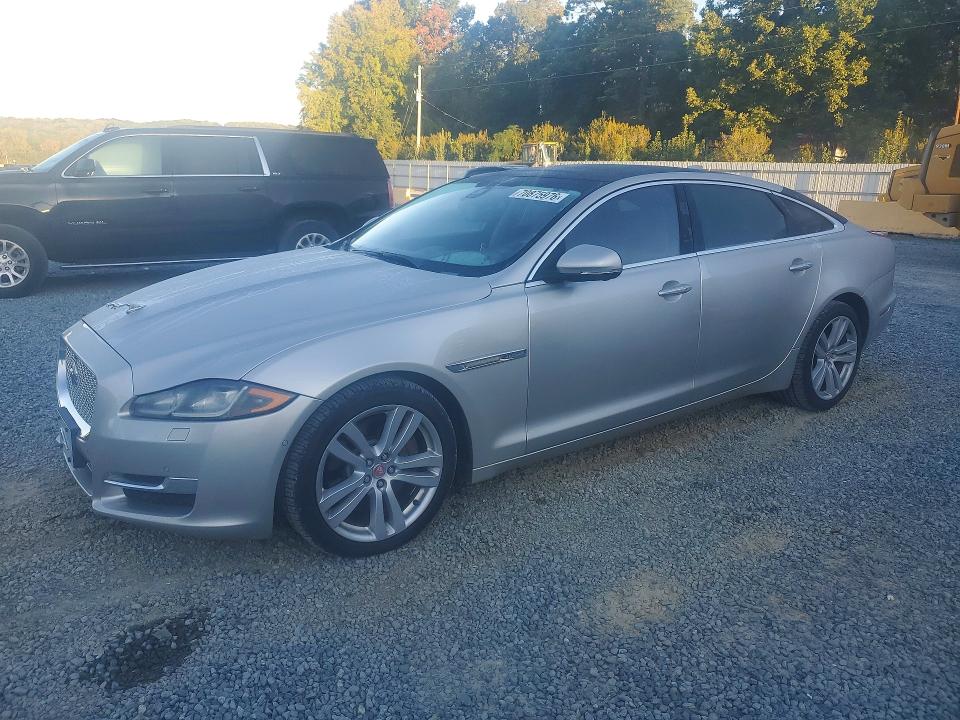 JAGUAR XJL 2016 with VIN SAJWA2G72G8V96327 - Photo from auction