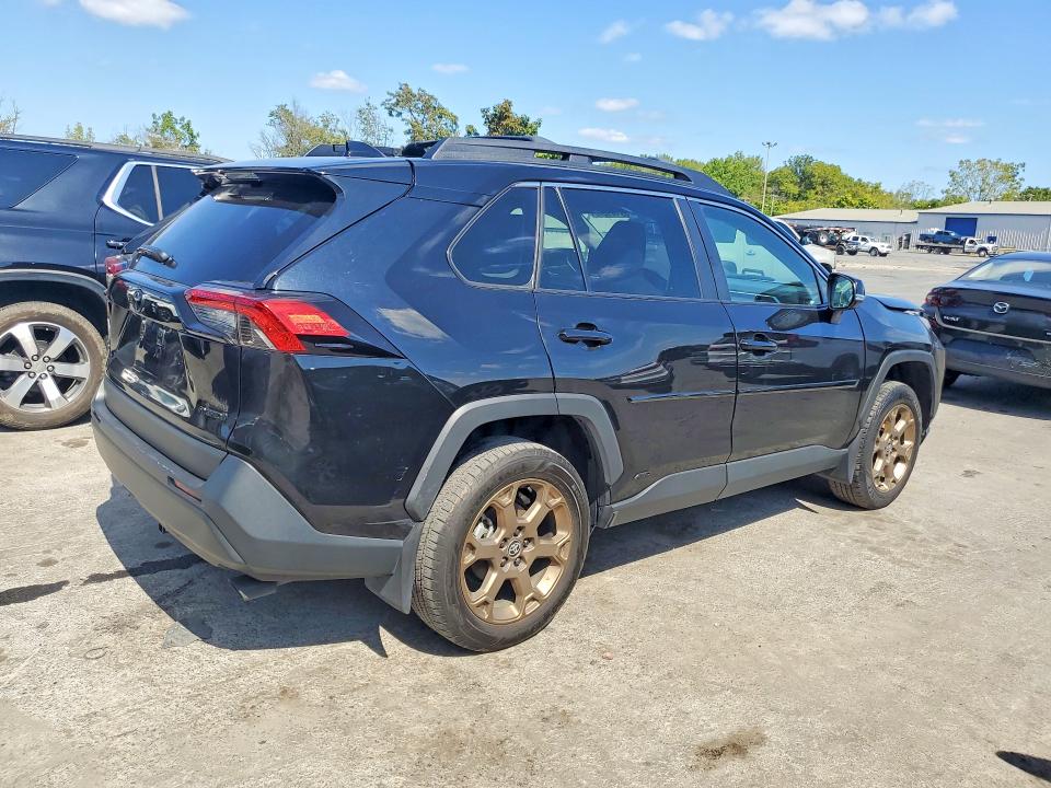Photo 3 from auction – 2024 TOYOTA RAV4 with VIN 2T3UWRFV0RW230931