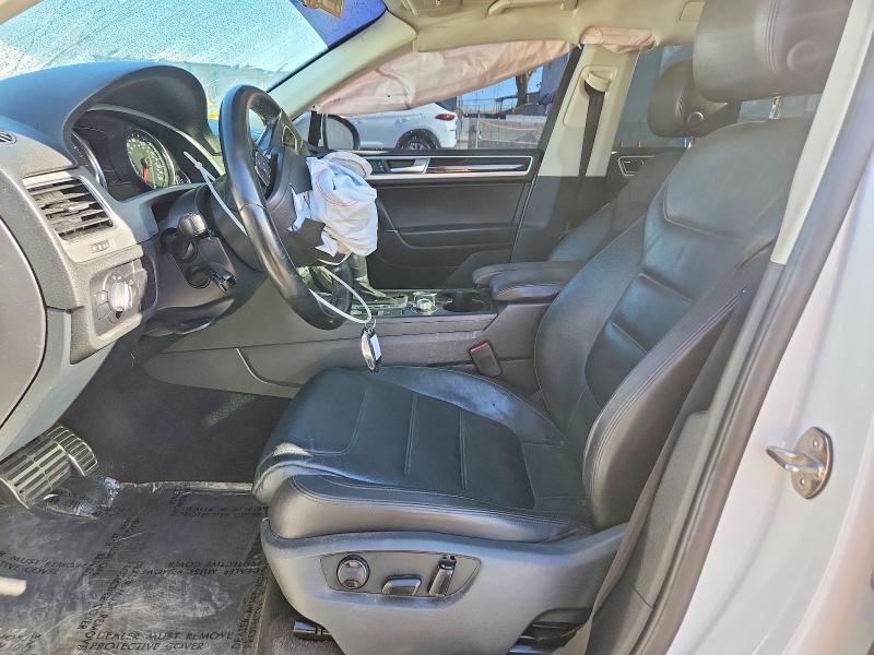 Снимка 7 от търг – 2015 VOLKSWAGEN TOUAREG с VIN WVGEF9BP8FD005172
