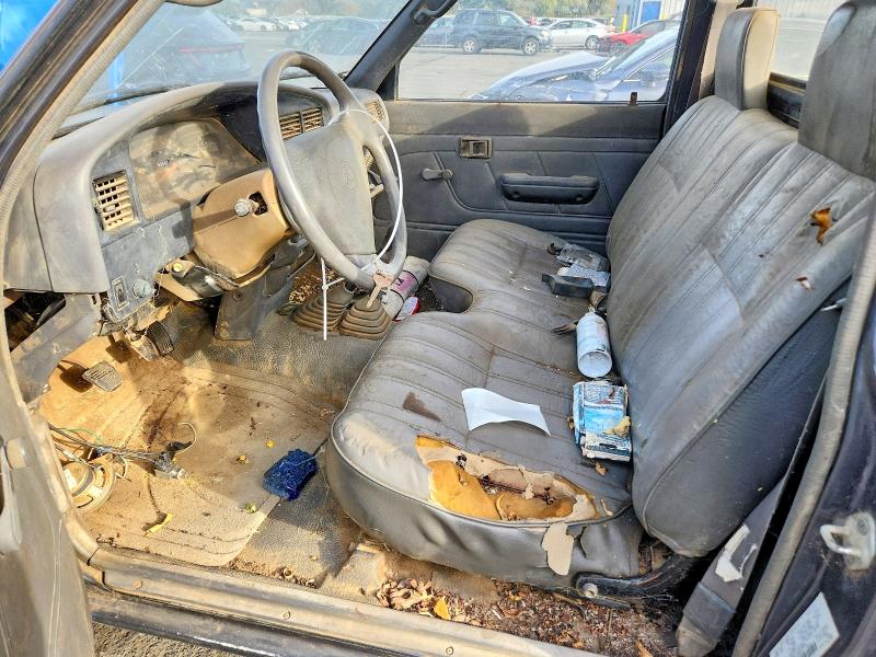 Photo 7 from auction – 1992 TOYOTA PICKUP with VIN JT4RN01P9N0034076