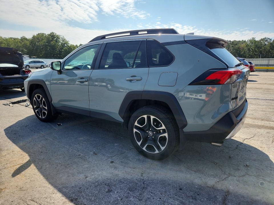 Photo 2 from auction – 2020 TOYOTA RAV4 with VIN 2T3J1RFV1LC110307