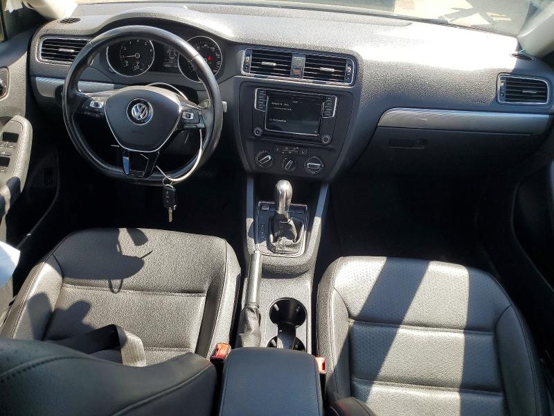Zdjęcie 8 z aukcji – 2017 VOLKSWAGEN JETTA z VIN 3VWDB7AJ8HM204367