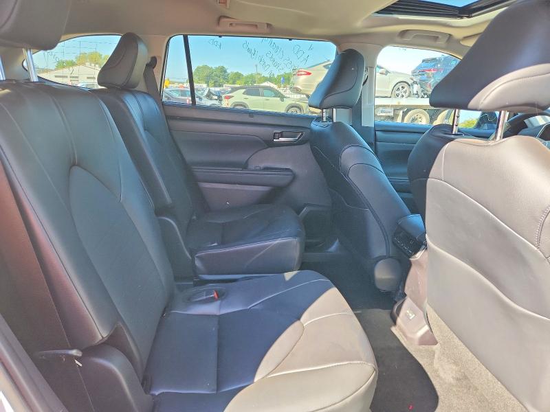 Photo 11 from auction – 2025 TOYOTA HIGHLANDER with VIN 5TDKDRBH4SS586870