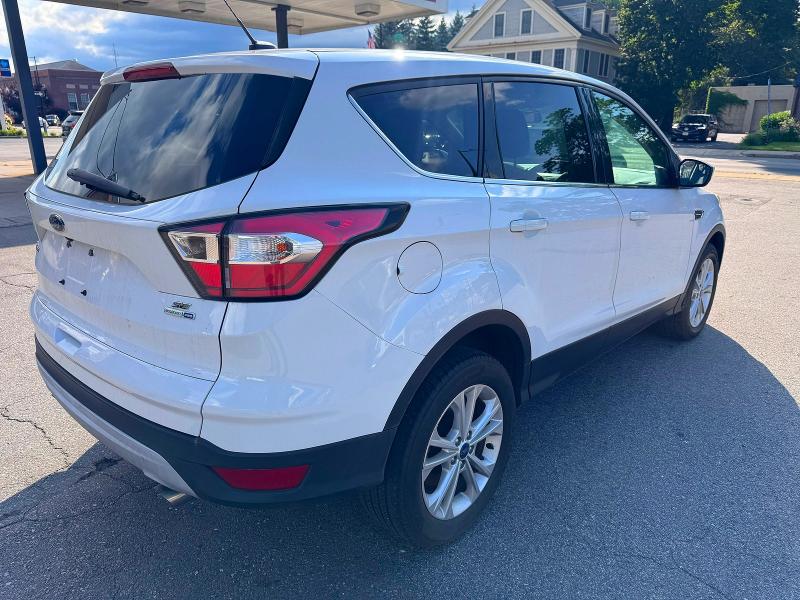 Photo 4 from auction – 2017 FORD ESCAPE with VIN 1FMCU9GD8HUC04625