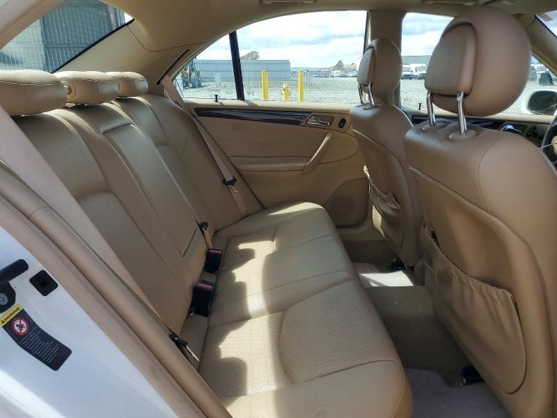 Photo 10 from auction – 2004 MERCEDES-BENZ C with VIN WDBRF64J64F514013
