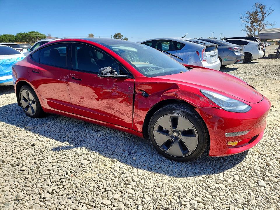 Foto 4 de la subasta – 2022 TESLA MODEL 3 con VIN 5YJ3E1EB2NF244000