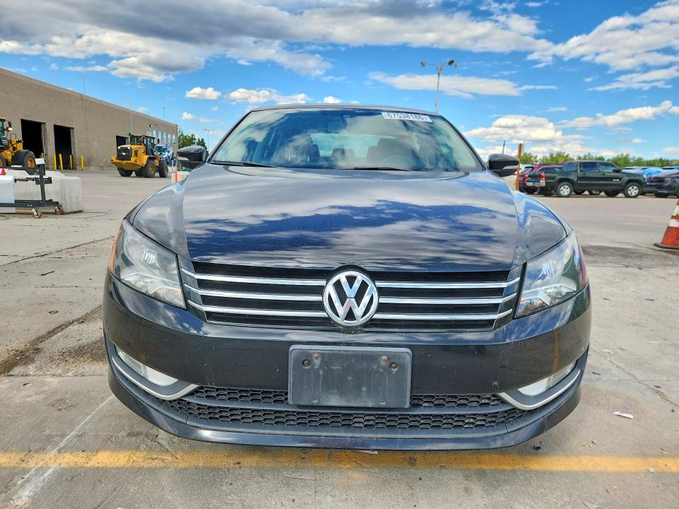 Photo 5 from auction – 2015 VOLKSWAGEN PASSAT with VIN 1VWAT7A32FC111621
