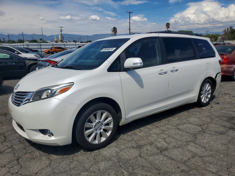 2015 TOYOTA SIENNA - Търг №68080836