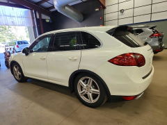 Zdjęcie 2 z aukcji – 2012 PORSCHE CAYENNE z VIN WP1AB2A23CLA44859