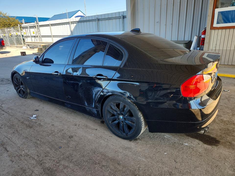 Снимка 2 от търг – 2006 BMW 325 с VIN WBAVB13596KX45420