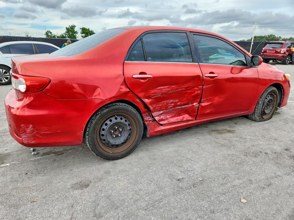 Photo 3 from auction – 2013 TOYOTA COROLLA with VIN 2T1BU4EE6DC975039