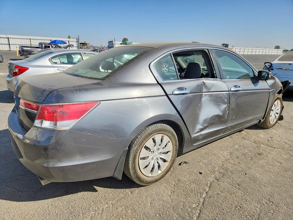 Photo 3 from auction – 2011 HONDA ACCORD with VIN 1HGCP2F30BA070103