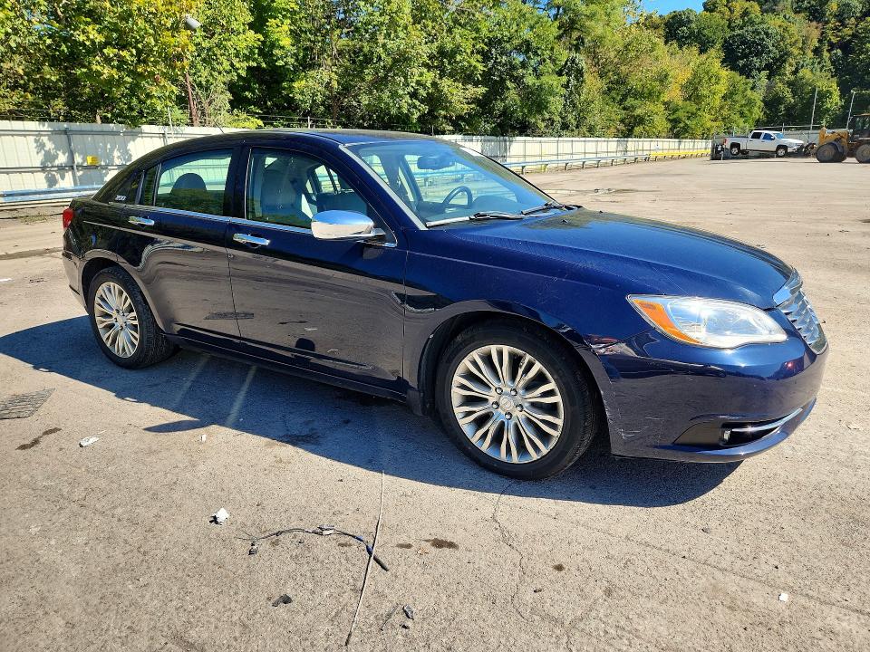 Photo 4 from auction – 2013 CHRYSLER 200 with VIN 1C3CCBCG2DN615395