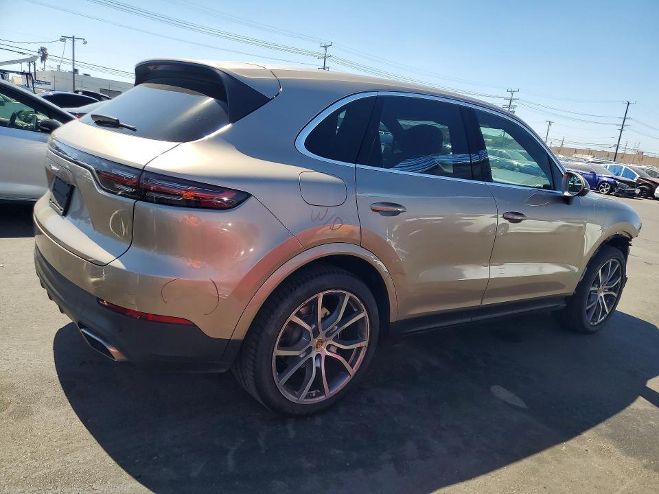 Снимка 3 от търг – 2019 PORSCHE CAYENNE с VIN WP1AA2AY9KDA14183