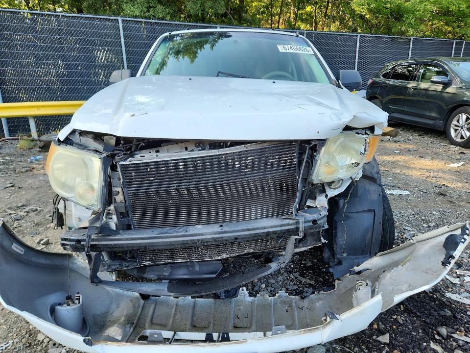 Zdjęcie 5 z aukcji – 2008 FORD ESCAPE z VIN 1FMCU93Z98KA07962