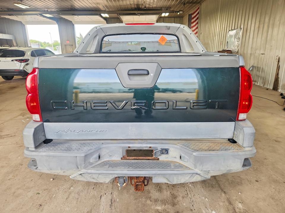 Photo 6 from auction – 2002 CHEVROLET AVALANCHE with VIN 3GNEK13T82G351059