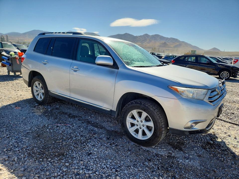 Photo 4 from auction – 2013 TOYOTA HIGHLANDER with VIN 5TDBK3EH9DS189110