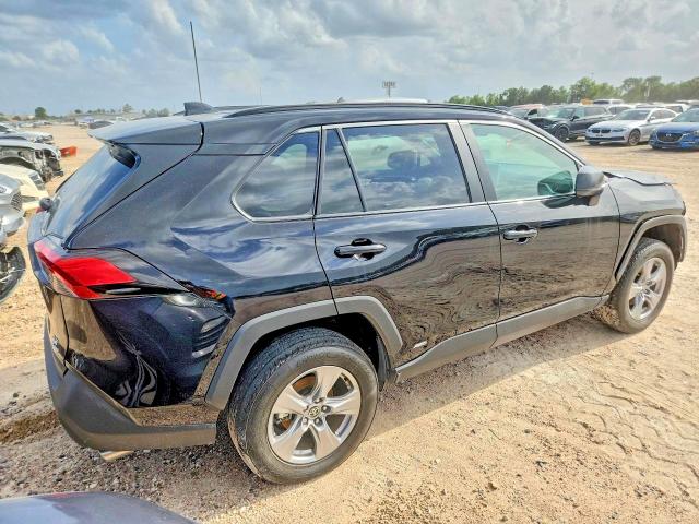 Photo 3 from auction – 2025 TOYOTA RAV4 with VIN 2T3LWRFV6SW270884