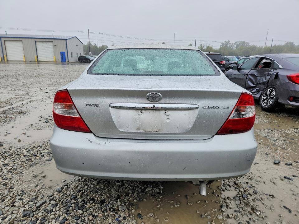 Photo 6 from auction – 2004 TOYOTA CAMRY with VIN 4T1BE32K44U812597