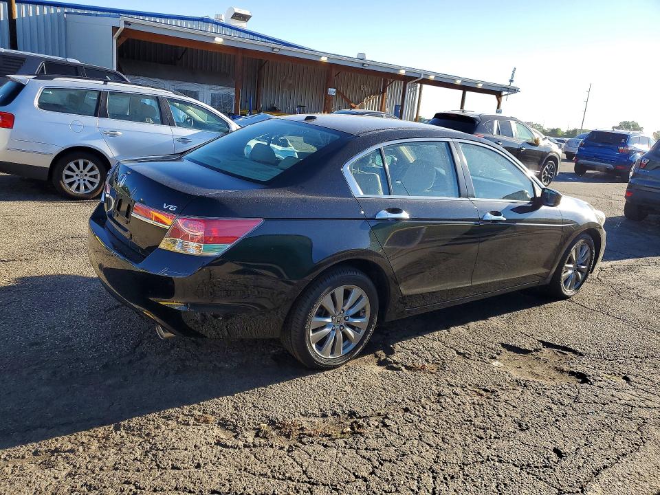Photo 3 from auction – 2011 HONDA ACCORD with VIN 1HGCP3F84BA019110