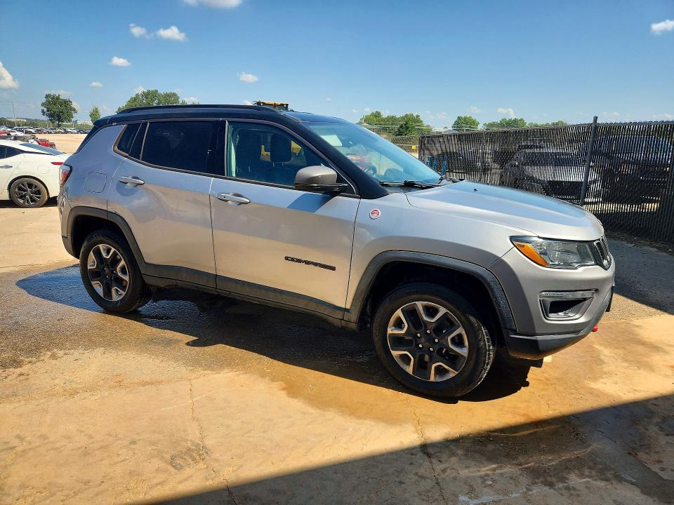 Photo 4 from auction – 2018 JEEP COMPASS with VIN 3C4NJDDB6JT199078