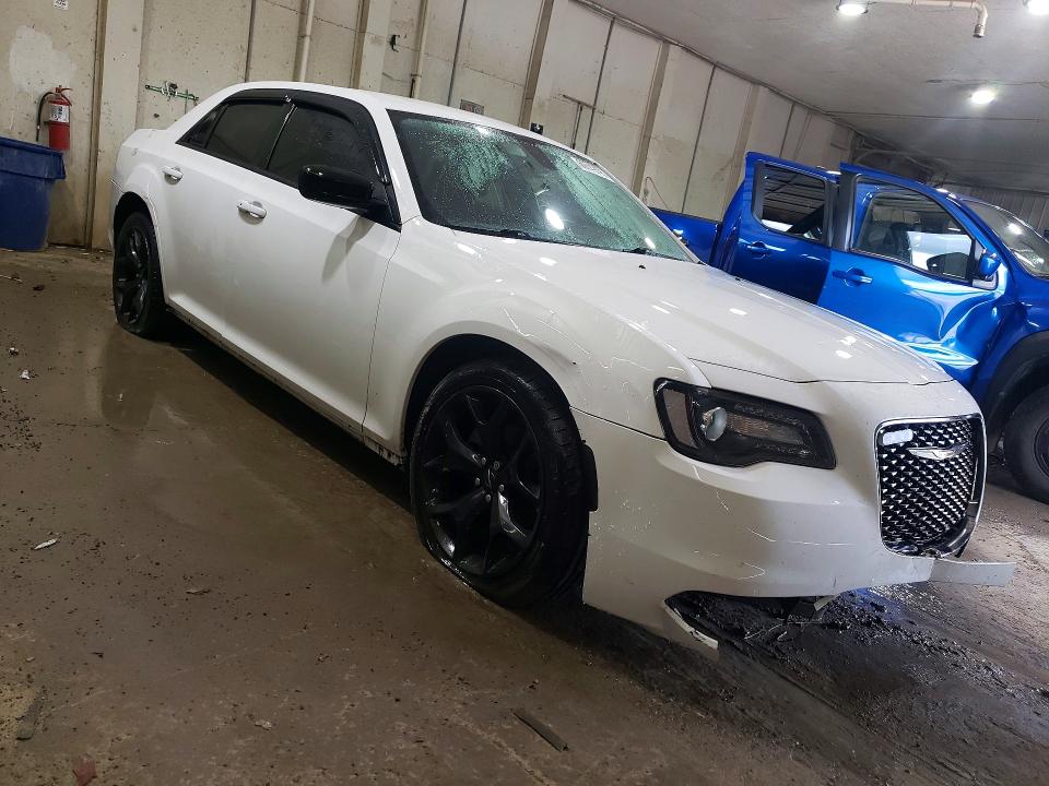 Фото 4 с аукциона – 2022 CHRYSLER 300 с VIN 2C3CCAAG1NH205372