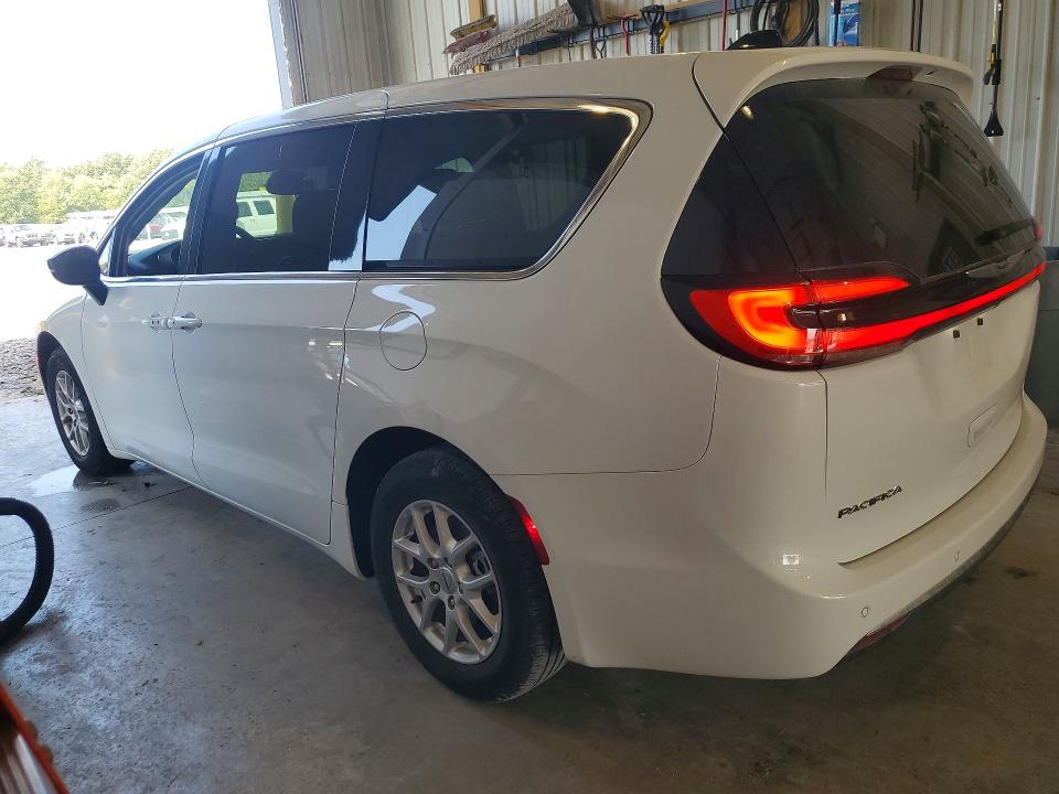Photo 2 from auction – 2024 CHRYSLER PACIFICA with VIN 2C4RC1BG6RR106230