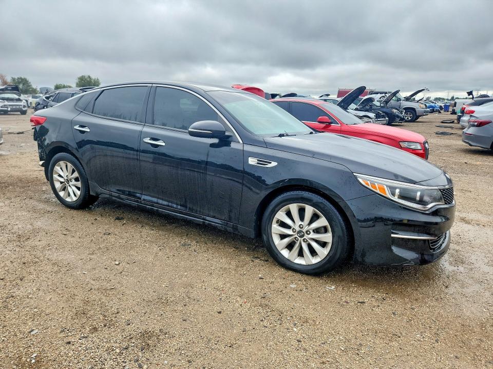 Photo 4 from auction – 2016 KIA OPTIMA with VIN 5XXGU4L33GG041683