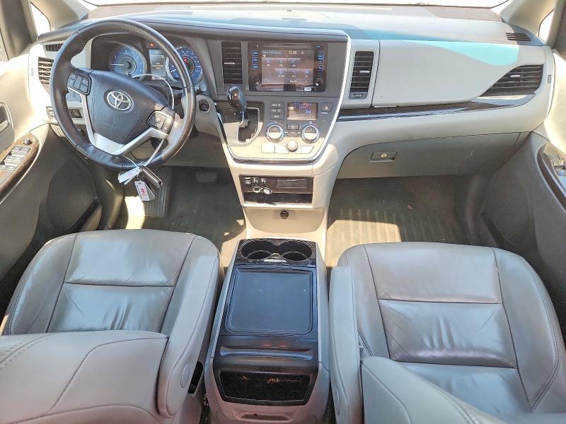 Photo 8 from auction – 2017 TOYOTA SIENNA with VIN 5TDYZ3DC0HS882021