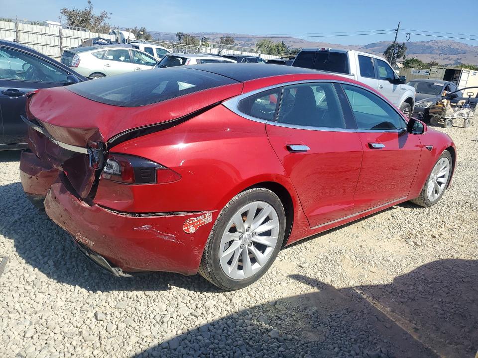 Снимка 3 от търг – 2017 TESLA MODEL S с VIN 5YJSA1E10HF189761