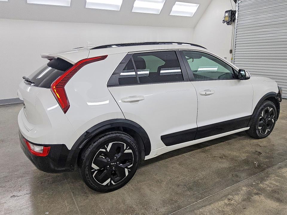 Photo 3 from auction – 2023 KIA NIRO with VIN KNDCR3L12P5036424