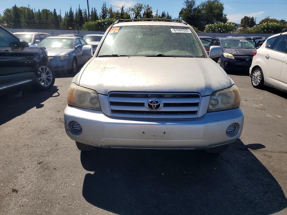 Photo 5 from auction – 2004 TOYOTA HIGHLANDER with VIN JTEDP21A340042325