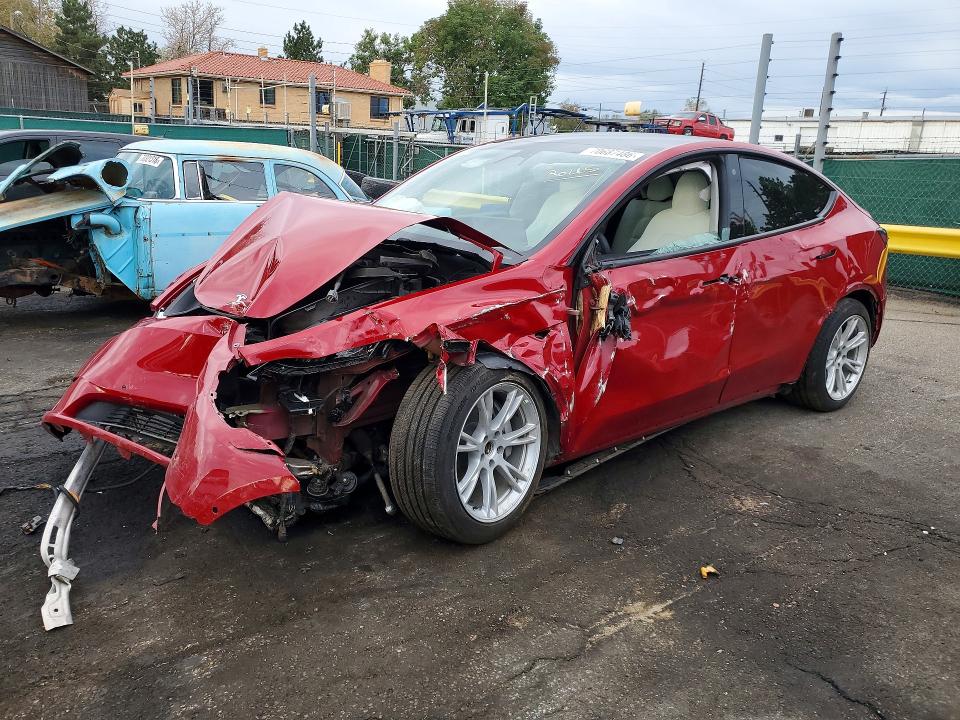 TESLA MODEL Y 2022 с VIN 7SAYGDEE7NF425379 - Снимка от търг