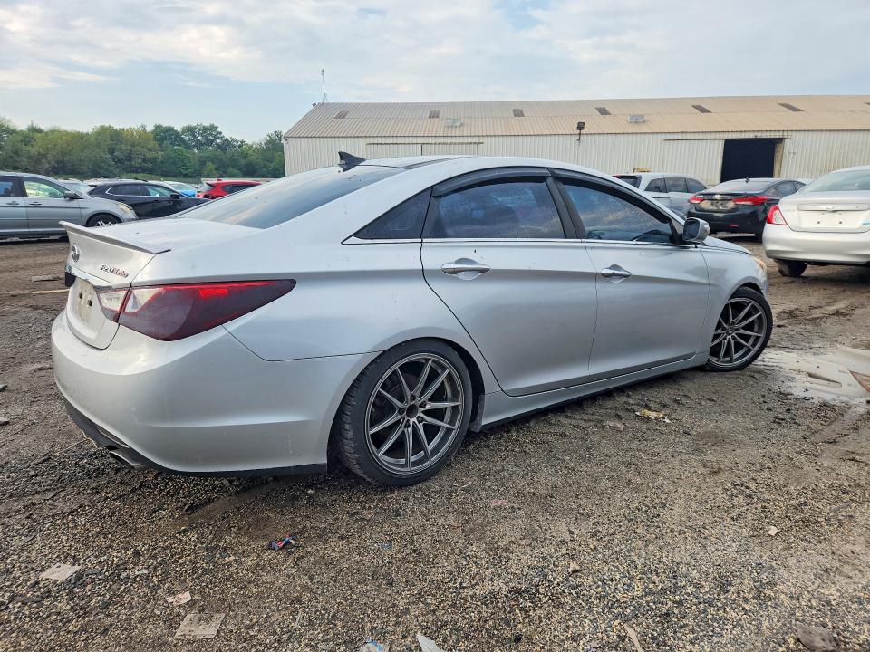 Photo 3 from auction – 2013 HYUNDAI SONATA with VIN 5NPEC4AB5DH640671